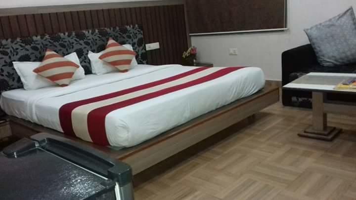 Hotel Shree Vinayak Palace Bhopal Zewnętrze zdjęcie