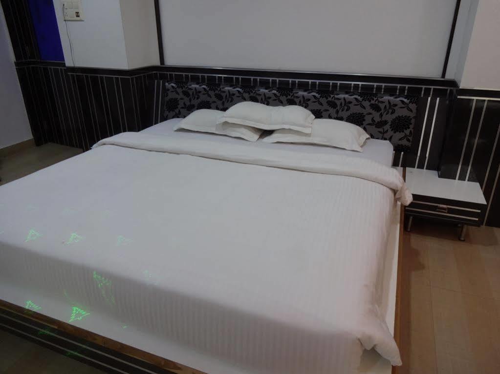 Hotel Shree Vinayak Palace Bhopal Zewnętrze zdjęcie