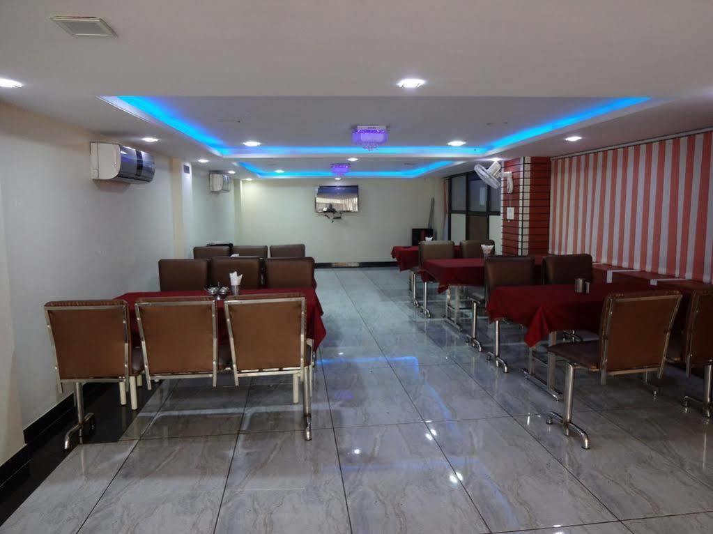 Hotel Shree Vinayak Palace Bhopal Zewnętrze zdjęcie